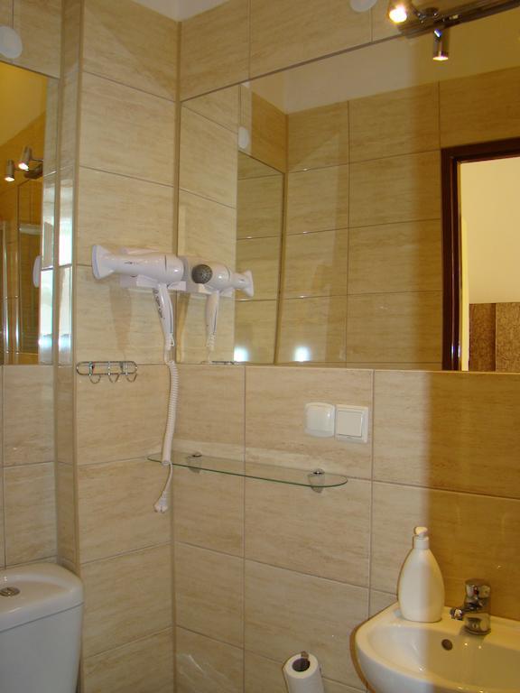 Hotel Polonia Namysłów Quarto foto