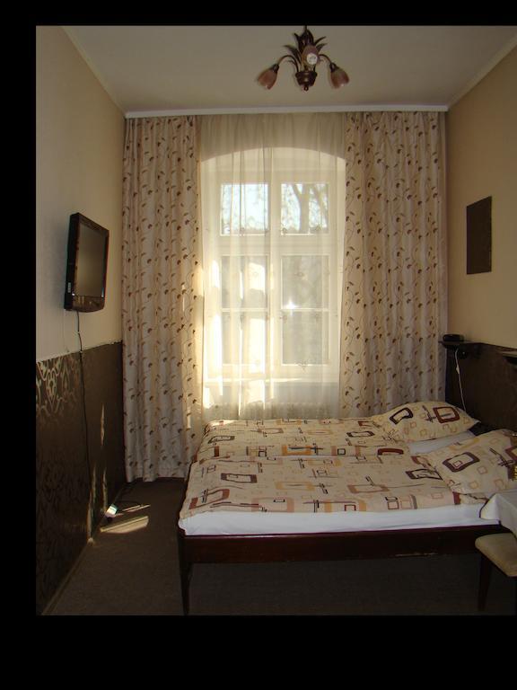 Hotel Polonia Namysłów Quarto foto